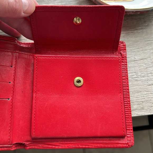 🔥 EUC AUTHENTIC RED EPI  WALLET - Picture 3 of 9